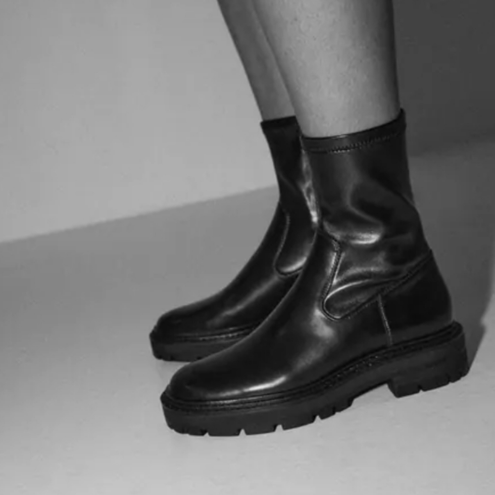 Zara low heeled lug sole black ankle boots Booties - Picture 14 of 15